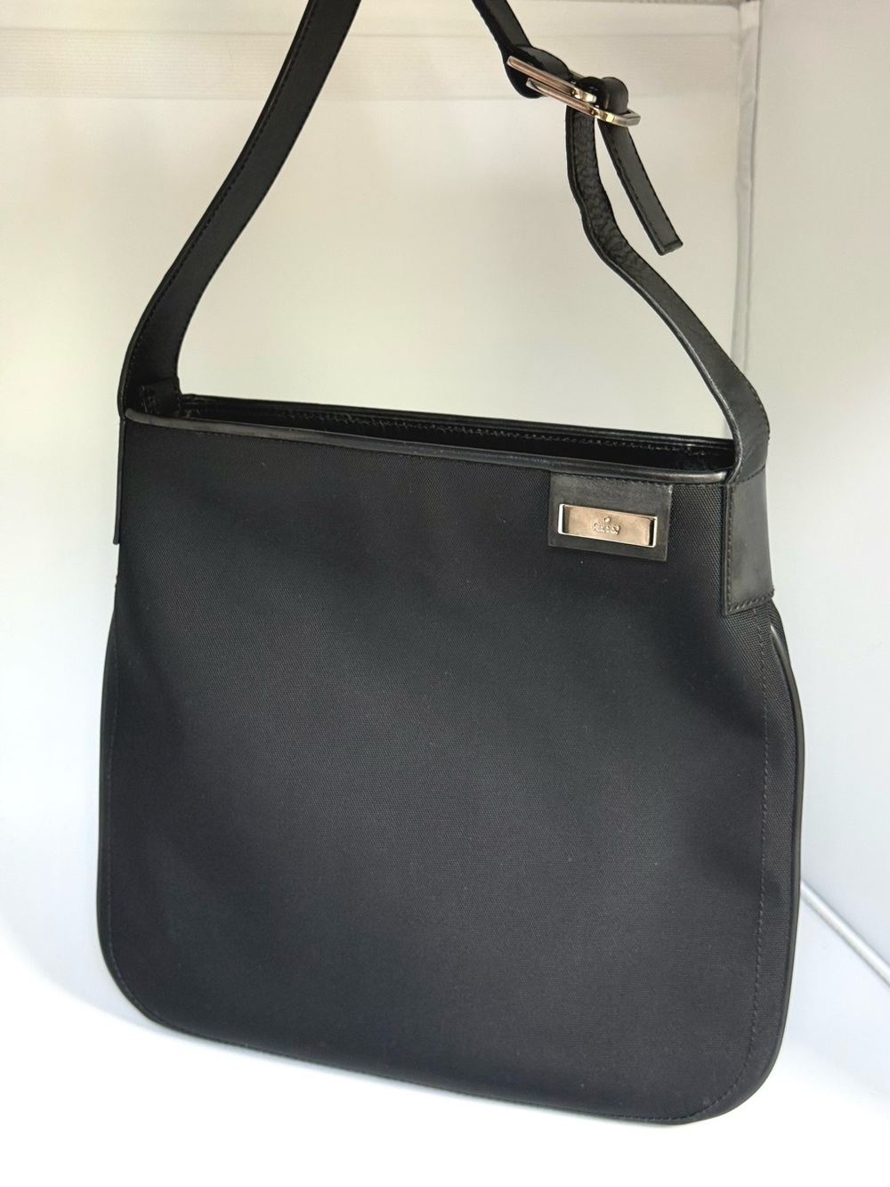 Gucci Black Crossbody Bag with Silver Logo Plate excellent condition - Picture 3 of 16